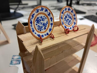 Mama&#39;s Pizza, Antiques