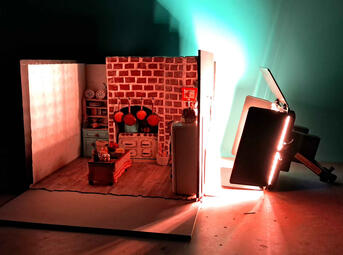 Mama&#39;s Pizza, Sunset Lighting